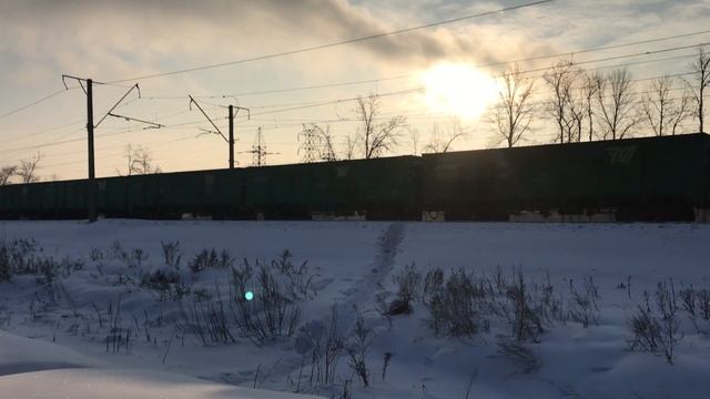 Электровоз ВЛ10К-806/853 с грузовым поездом смотреть онлайн