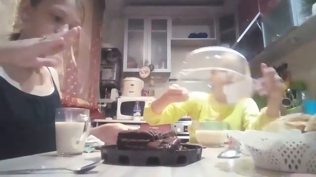 Я кушаю ТОТИК))🎂❤❤❤ смотреть онлайн
