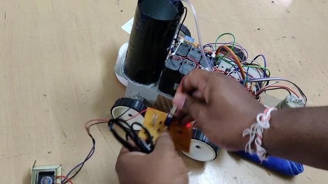 Smart Autonomous Floor cleaner Robot 🤖 using Arduino MEGA 2560 смотреть онлайн