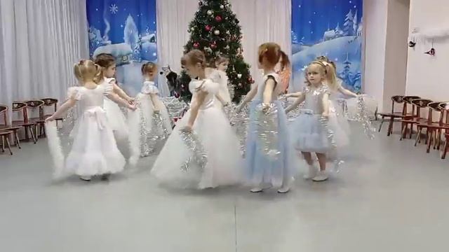 Серебристые снежинки смотреть онлайн