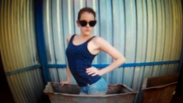 Hysterical laughter over the Russian girl in the trash. Russian top model. Russian global model смотреть онлайн