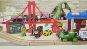 Паровозик Томас и деревянные пути, 100 деталей ☆ Синкансэн курсирует по городу Брио ♪