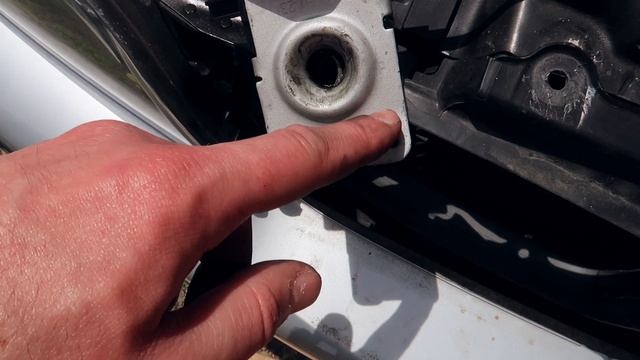 Is Your BMW E39 M5 Hood Stuck as Bad as THIS HOOD?! | Replacing Hood Latches/Cables смотреть онлайн