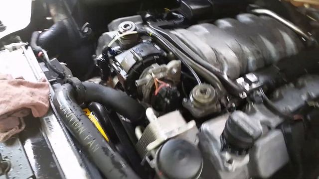 Power washing my ML55 AMG engine смотреть онлайн