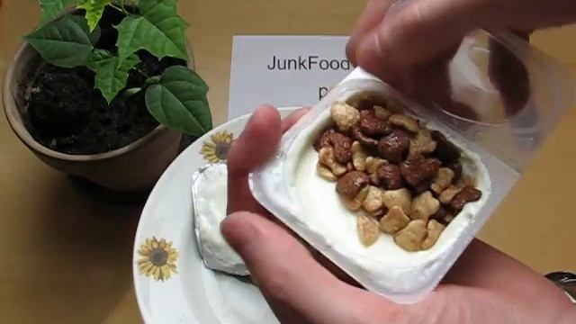 Nestle Joghurt and Lion cereals смотреть онлайн