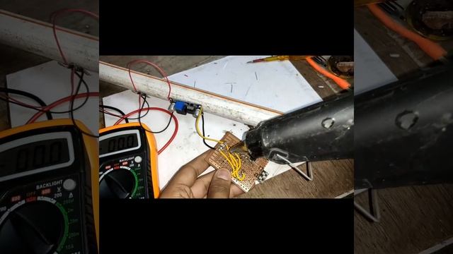12v Motor use as a wind turbine Mobile charger смотреть онлайн