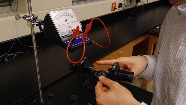 Moving Wire in a Magnetic Field смотреть онлайн