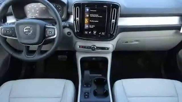2020 Volvo XC40 T5 Momentum in Waukesha, WI 53186 смотреть онлайн