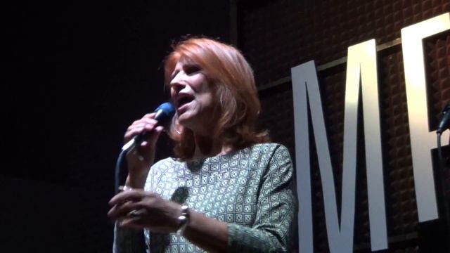 Alessandra Ferrari interpreta Mina - Se telefonando - Memo - Milano смотреть онлайн