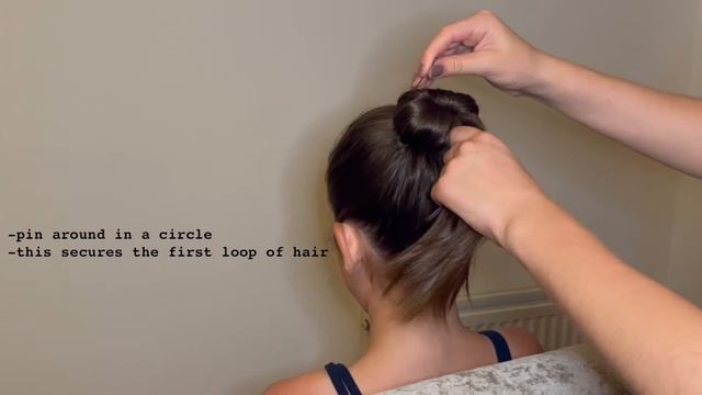 Easy Ballet Bun Tutorial | For Beginners | Hair2Style смотреть онлайн