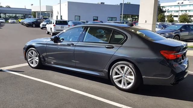 BMW 7 Series Remote Controlled Parking смотреть онлайн