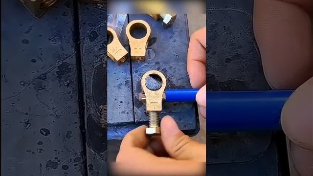 Применение ремонтной клемы для аккумулятора. смотреть онлайн