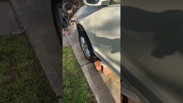 2008 Porsche Cayenne change the brake pads and rotors trapped смотреть онлайн
