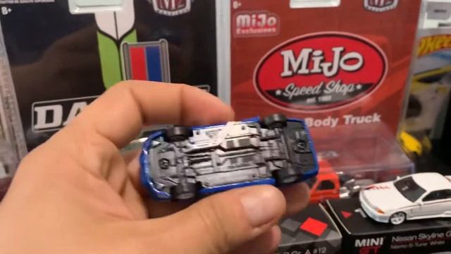 MINI GT 1/64 Lamborghini Huracán and GTR Skyline (S-Tune and 1993 Japan Touringcar Championship) смотреть онлайн