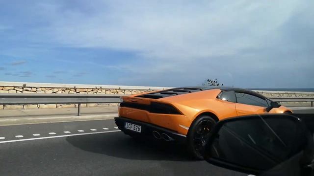 BMW M2 overtaking Lamborghini - Coast Road, Malta. смотреть онлайн