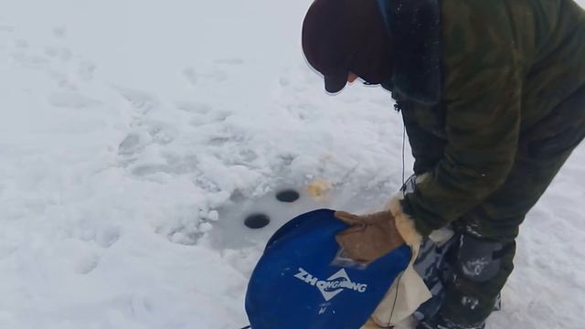 ПРОСТОЙ СПОСОБ СЛОЖИТЬ ПАЛАТКУ ДЛЯ ЗИМНЕЙ РЫБАЛКИ! смотреть онлайн