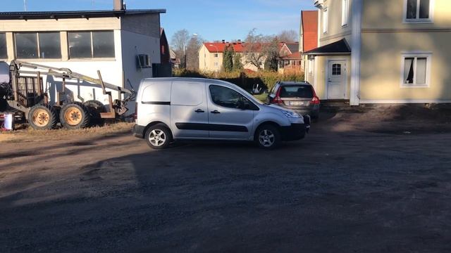 Köp Peugeot Partner Skåpbil 1.6 HDi Manuell, 92hk, 2013 på Klaravik.se смотреть онлайн