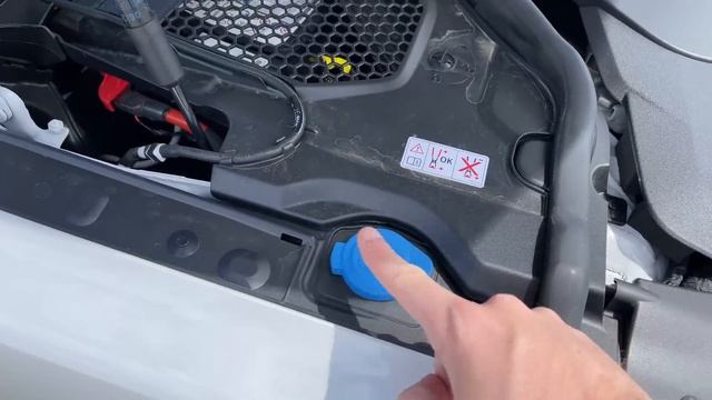 I Take You On A Full Tour Of The Electric BMW i4 M50! смотреть онлайн