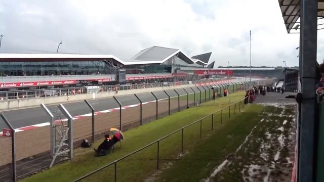 Silverstone 2012 Porsche cup (pit straight POV) смотреть онлайн
