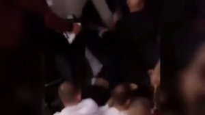 ХАБИБ ПРЫГНУЛ В ТОЛПУ   Конор УДАРИЛ Зубайру   Все моменты драки после боя 1