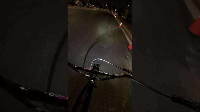 How Bright Is The Lezyne 500XL #lezyne #bmx #nightride #lumesquad #bmxstreet #bikelover #bikelights