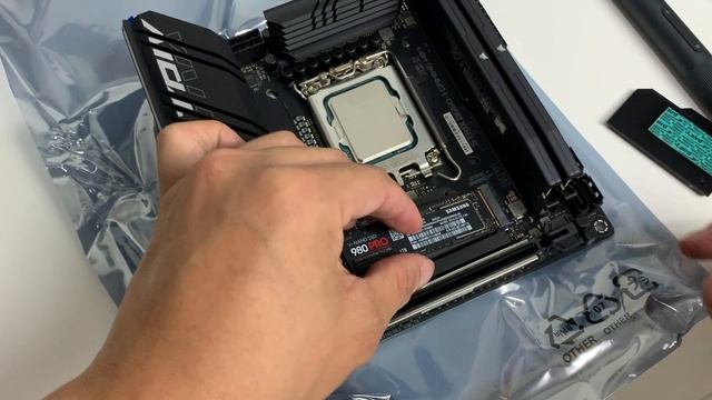 NZXT H1 - PC BUILD | FIRST TIME MINI ITX BUILD смотреть онлайн