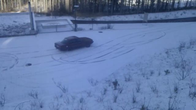 Audi 100 im Schnee смотреть онлайн