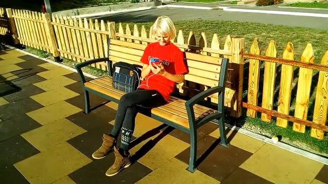 #solarpowerbank SolarBag - charge your phone anywhere. All you need is the Sun смотреть онлайн