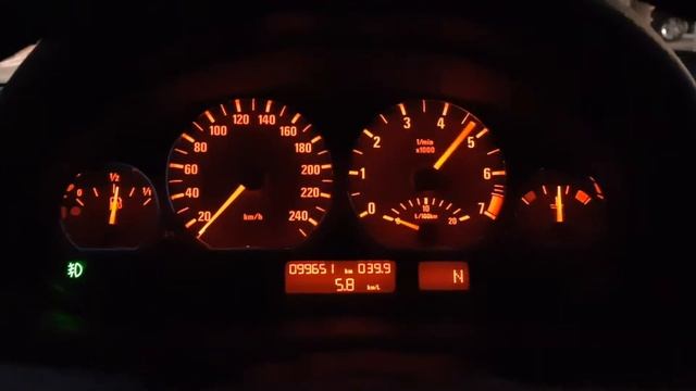 BMW 320i E46 2.2 CORTANDO GIRO смотреть онлайн