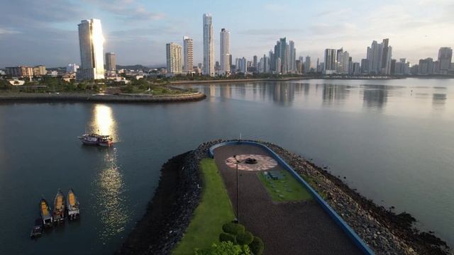 Cinta Costera - Drone Shots - DJI Air2s (4k UHD) смотреть онлайн