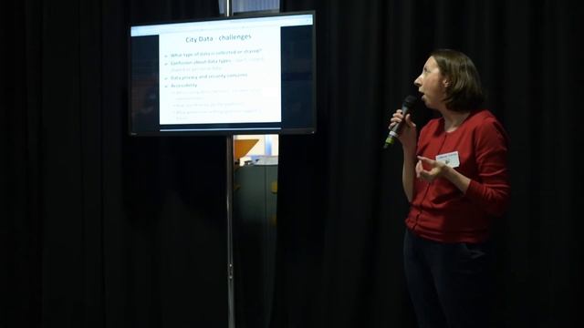 Lorraine Hudson - Smart Cities: engaging people in using city data смотреть онлайн