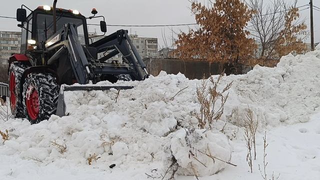 Чистка снега МТЗ 82.1 2025) смотреть онлайн