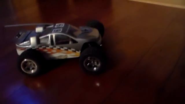 First Mini-T RC Car Video смотреть онлайн