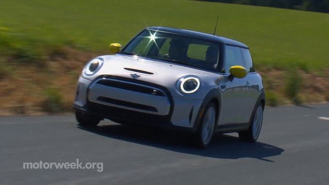 2023 Mini Cooper SE | MotorWeek Quick Spin смотреть онлайн