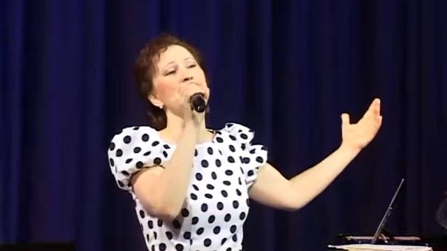 Е. Петерсбурский, сл. Я. Галицкого "Синий платочек", поёт Анна Киселёва. смотреть онлайн