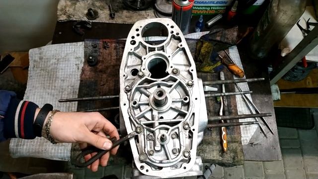 Сборка двигателя Днепр МТ-11.Assembling the Dnepr MT-11 engine! смотреть онлайн