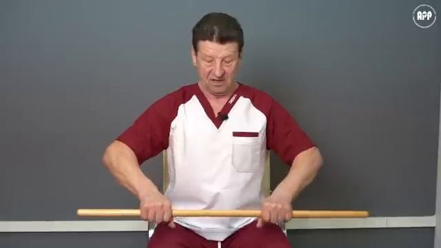 Комплекс упражнений при болях в плечевом суставе с гимнастической палкой. Кузяков С.Н..mp4 смотреть онлайн