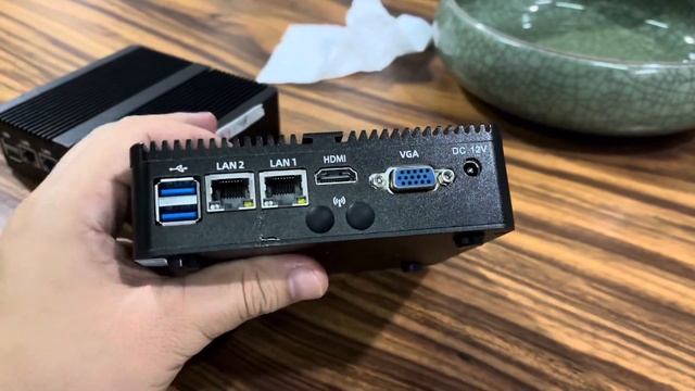 Faismars fanless mini pc industrial computer with N2840 смотреть онлайн