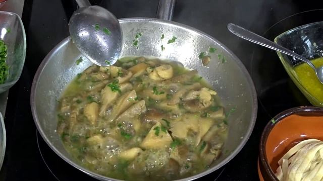 tagliatelle ai funghi e gamberetti смотреть онлайн