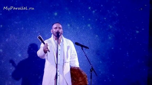 Певец Gurude на Kids Fashion Week