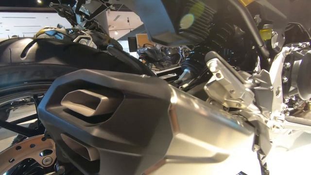 BELI MOTOR BARU | BMW F 900 XR & BMW F 900 R 2020 смотреть онлайн