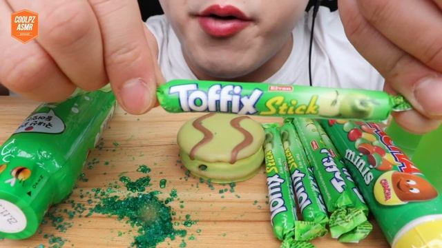 ASMR GREEN FOOD 초록색 음식 *HONEY JELLY, 몽쉘 파이, 초코볼, BIG GEOBONG JELLY EATING SOUNDS MUKBANG смотреть онлайн