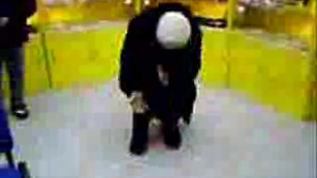 Бабка жжот в Евросети смотреть онлайн
