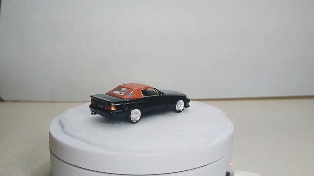 Tarmac Works Mercedes-Benz SL500 Koenig Specials Soft Top Black (Global 64) смотреть онлайн