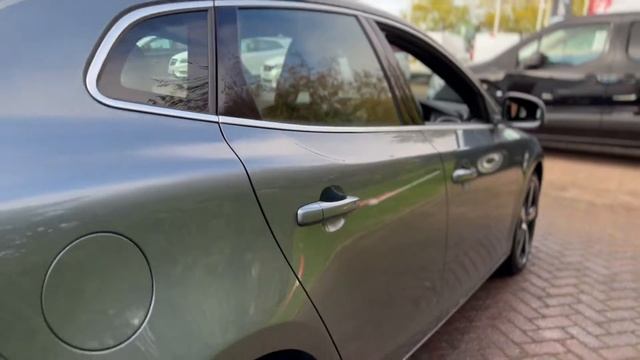 Volvo V40 2.0 T2 R-design Nav Plus смотреть онлайн