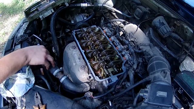 Замена комплекта прокладок клапанной крышки Мицубиси Каризма 4G92 смотреть онлайн