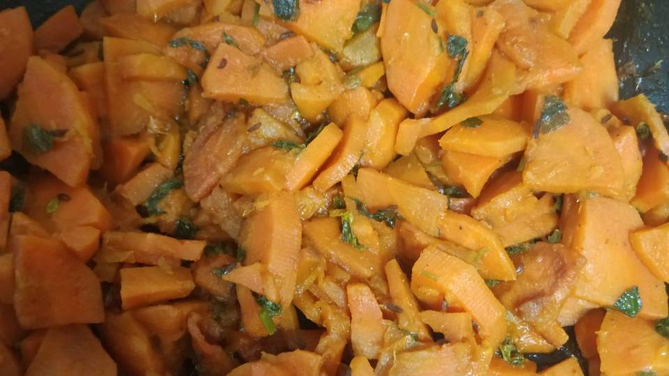 морковь тушеная с пряностями