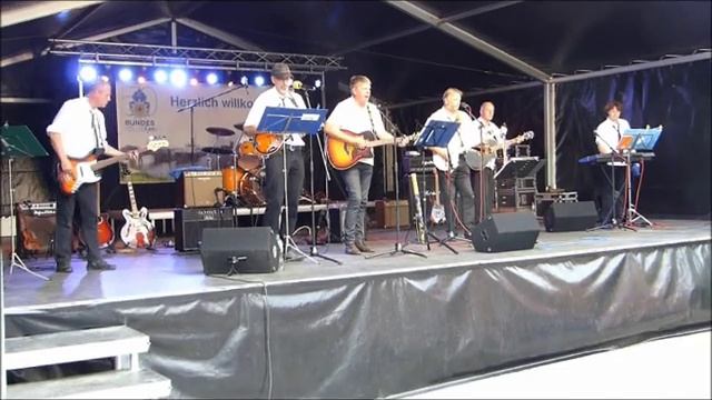 "The Irish Rover"(live) - Trad. Irish song смотреть онлайн