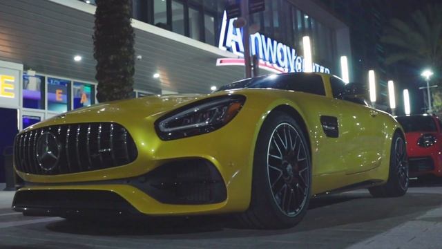 LAMBORGHINI VS PORSCHE 911 VS AMG GT - Exotic Cars Night Out ! смотреть онлайн