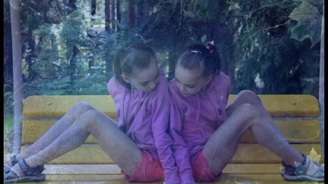 Арина и Дина Аверины.С наступающим новым годом. смотреть онлайн